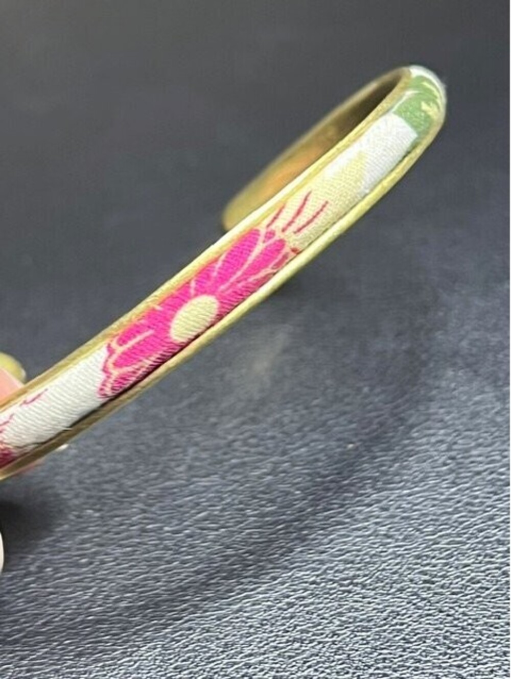 B7624 Lucky Brand Cuff Bracelet Floral Fabric Inlay Brass Tone Boho 7"